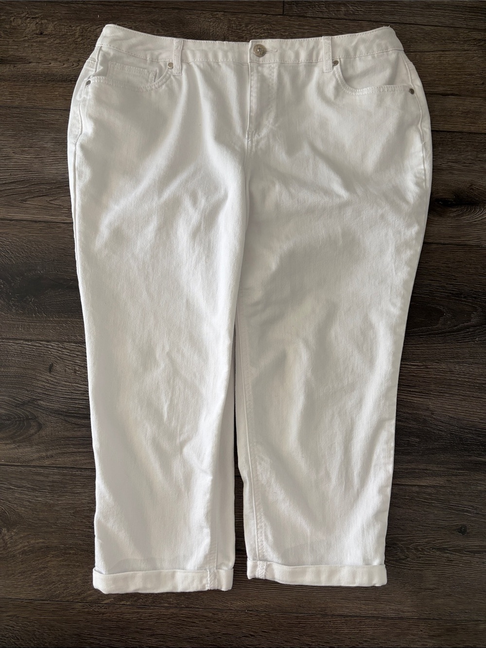 Cato White Denim Capris 16W | Embroidered Rhinestone Back Pocket Crop Jeans